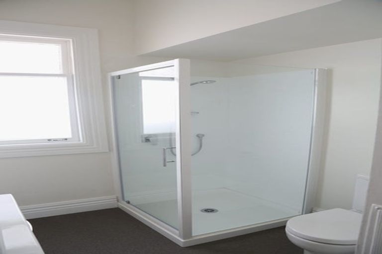 Photo of property in 1/12 Myrtle Crescent, Mount Cook, Wellington, 6021