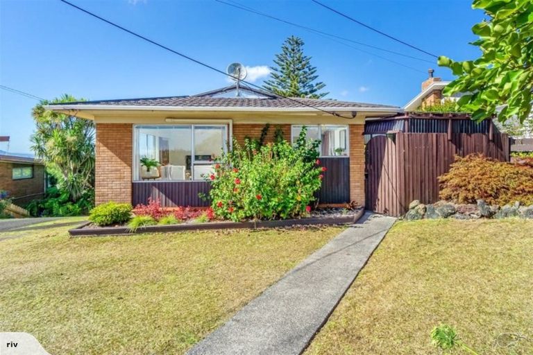 Photo of property in 1/104 Carlisle Road, Browns Bay, Auckland, 0632