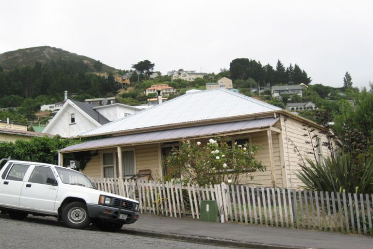 Photo of property in 8 Voelas Road, Lyttelton, 8082