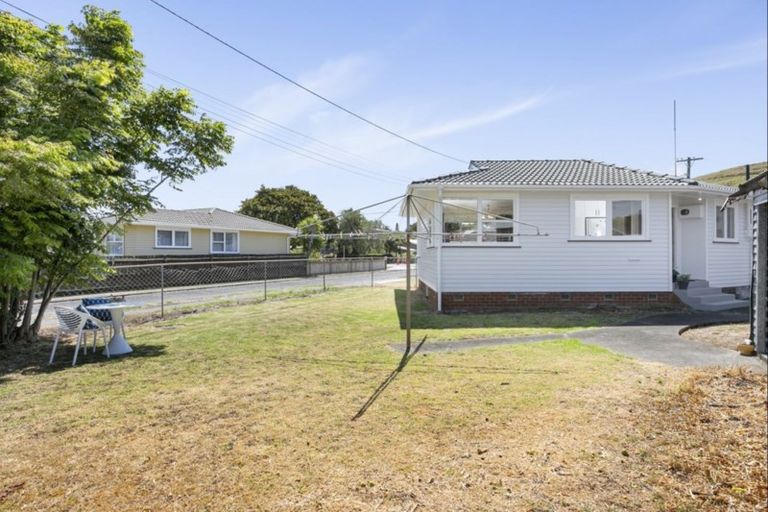 Photo of property in 68 Wallace Road, Mangere Bridge, Auckland, 2022
