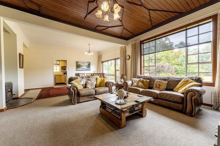 Photo of property in 72 Timaru Road, Waimate, 7924