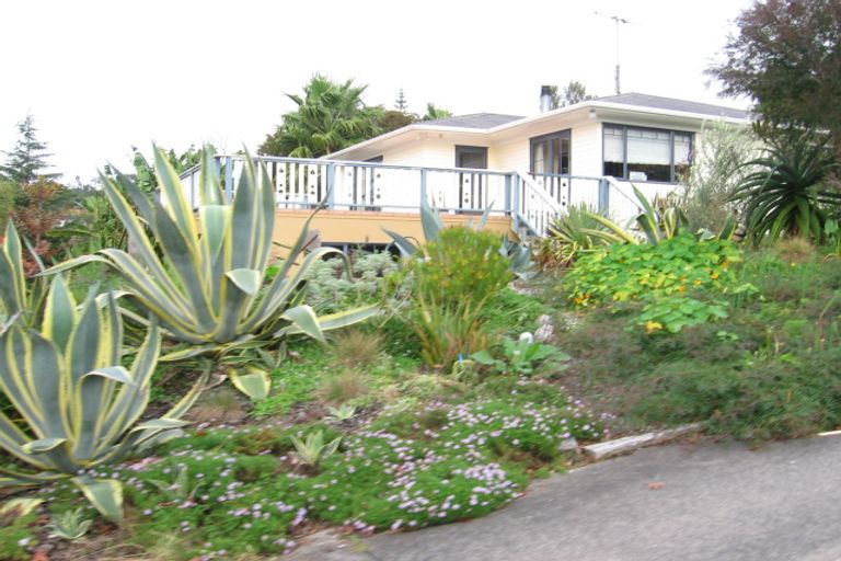 Photo of property in 1 Pounamu Avenue, Greenhithe, Auckland, 0632