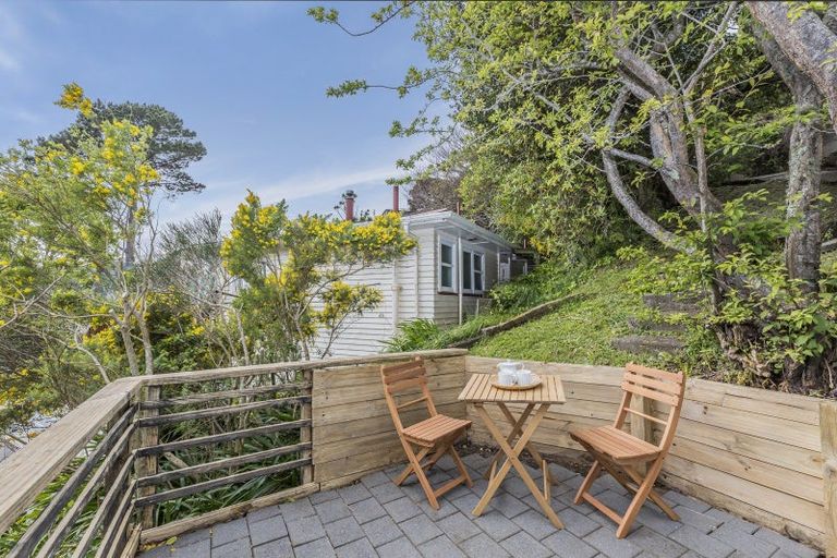 Photo of property in 18 Blackbridge Road, Wadestown, Wellington, 6012