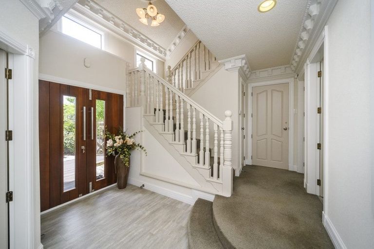 Photo of property in 21 Springdale Grove, Fitzherbert, Palmerston North, 4410