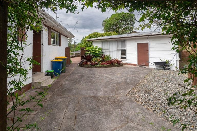 Photo of property in 64 Captain Scott Road, Glen Eden, Auckland, 0602