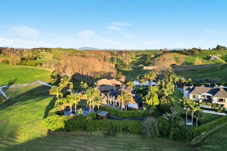 Photo of property in 2 Stonebridge Road, Temple View, Hamilton, 3289