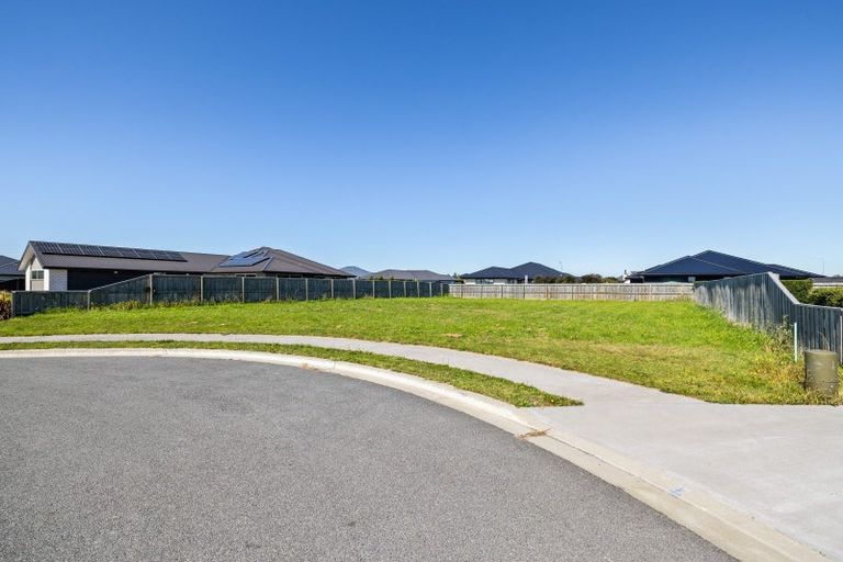 Photo of property in 7 Shier Place, Amberley, 7410