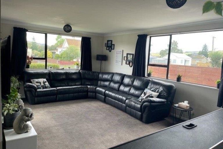 Photo of property in 30 Burns Street, Milton, 9220