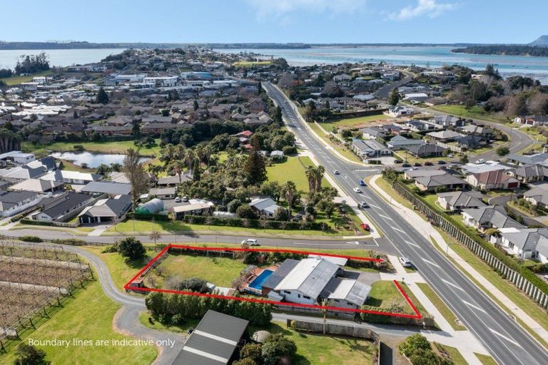 Photo of property in 242 Omokoroa Road, Omokoroa, 3114