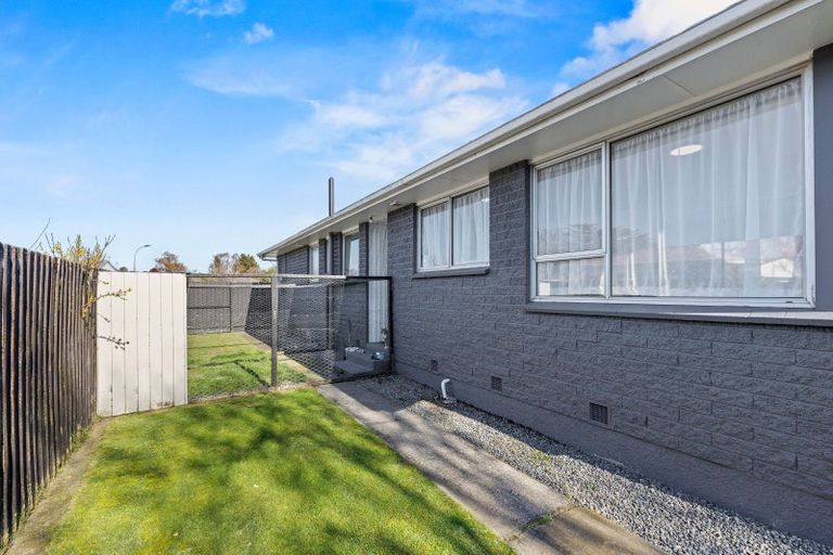 Photo of property in 21 Besant Place, Avondale, Christchurch, 8061