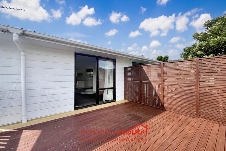 Photo of property in 25 Lilburn Crescent, Massey, Auckland, 0614