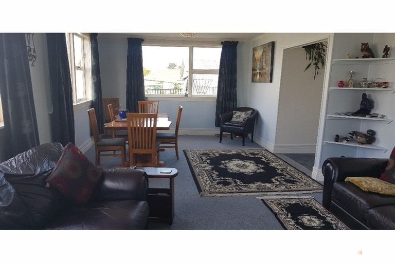 Photo of property in 15 Coronation Street, Waimate, 7924