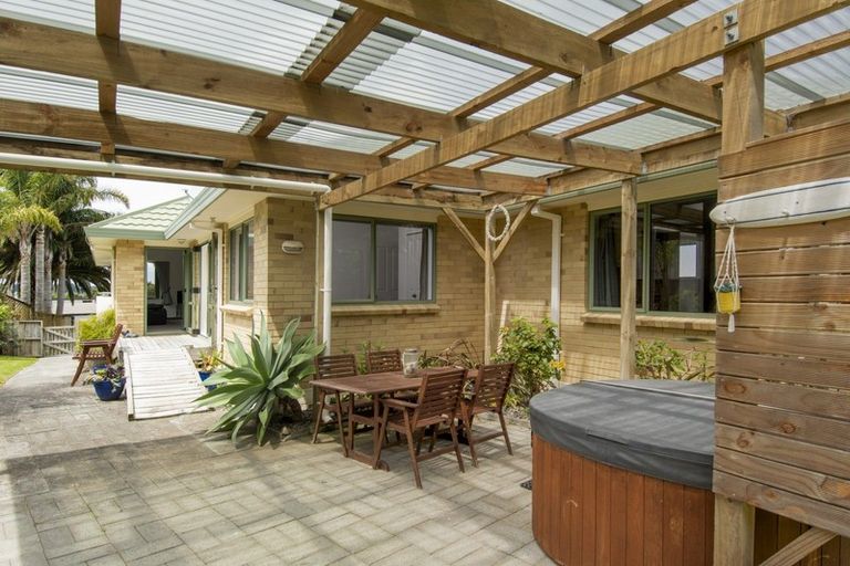 Photo of property in 19 Owen Place, Omokoroa, 3114