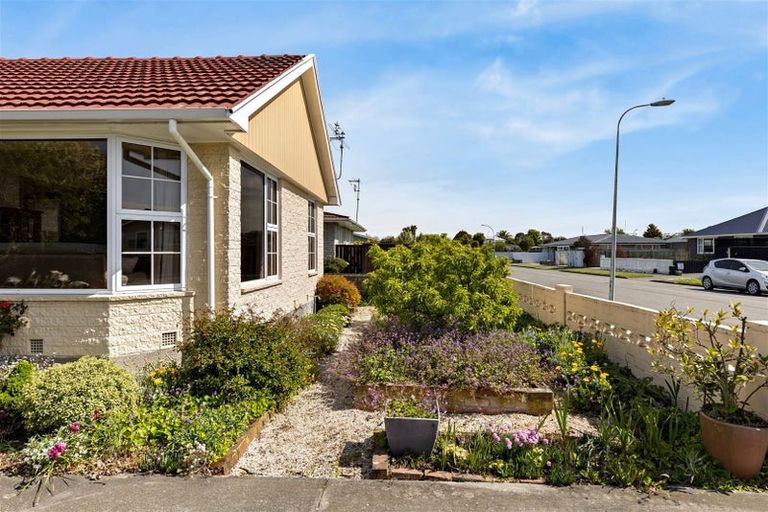 Photo of property in 15 Blakehall Place, Spreydon, Christchurch, 8024