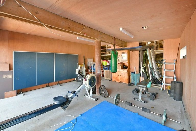 Photo of property in 2/88 Athena Drive, Totara Vale, Auckland, 0629