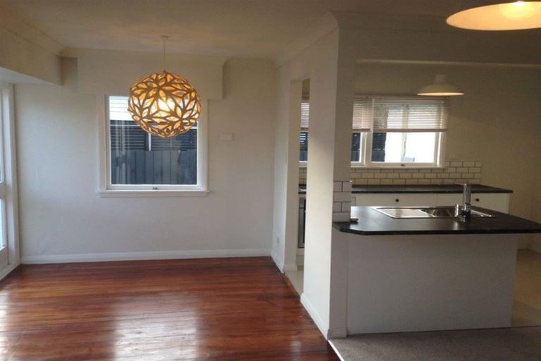 Photo of property in 2/42 Office Road, Merivale, Christchurch, 8014