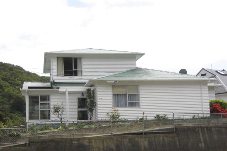Photo of property in 69 Waikawa Road, Picton, 7220