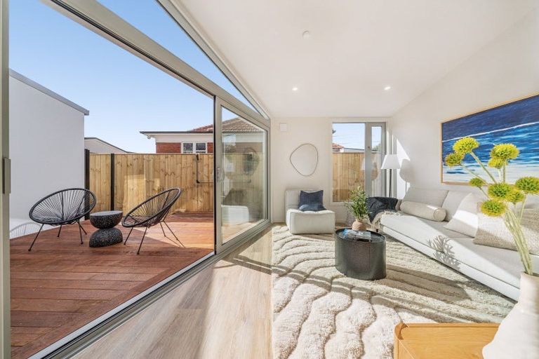 Photo of property in 11 Collingwood Street, Waterloo, Lower Hutt, 5011