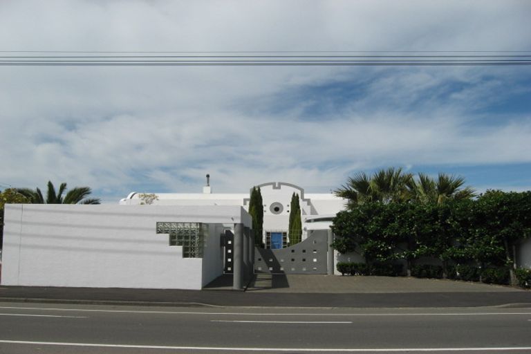 Photo of property in 135 Main Road, Redcliffs, Christchurch, 8081