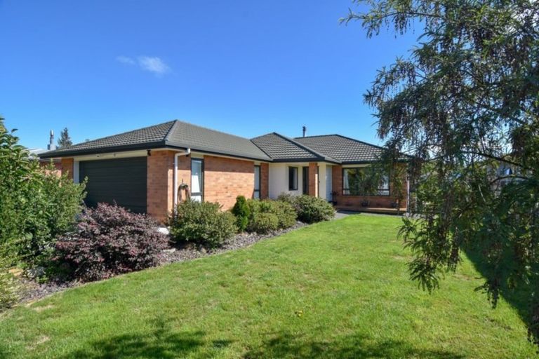 Photo of property in 25 Armstrong Avenue, Carterton, 5713