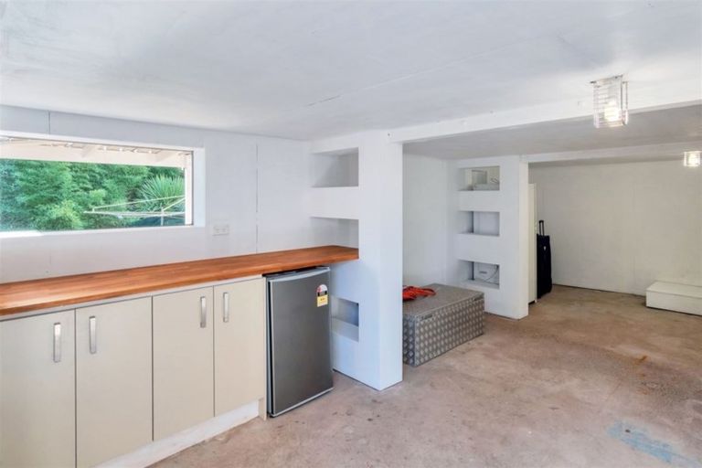 Photo of property in 28 Mawney Road, Henderson, Auckland, 0610