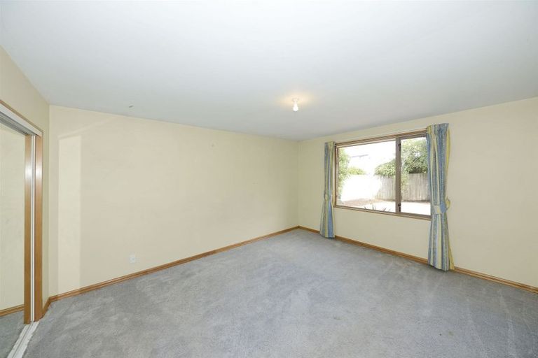 Photo of property in 52 Blue Gum Place, New Brighton, Christchurch, 8083