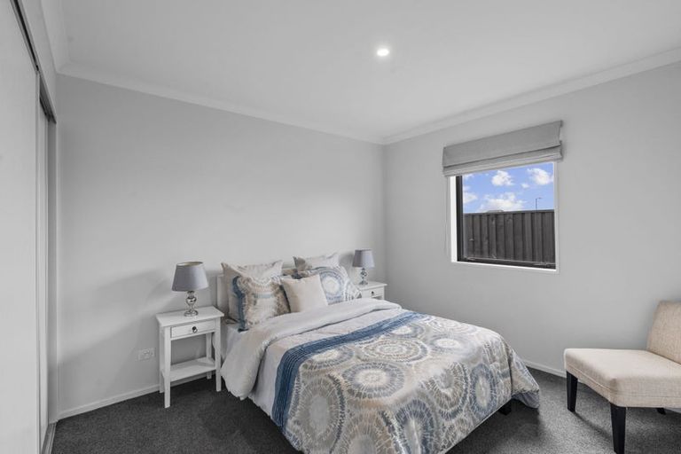 Photo of property in 129 Aviemore Drive, Highland Park, Auckland, 2010