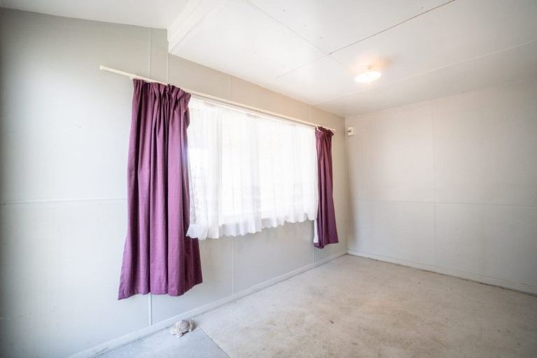 Photo of property in 128 Roberts Line, Kelvin Grove, Palmerston North, 4414