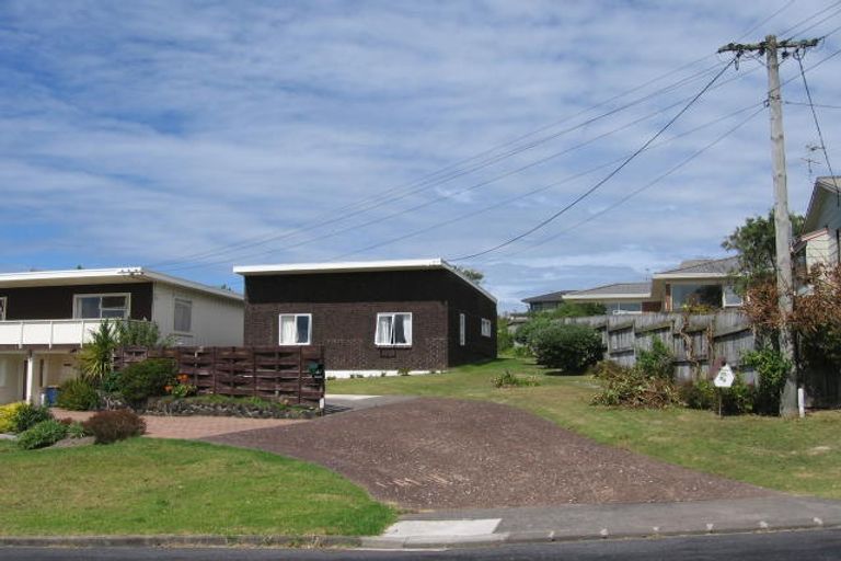 Photo of property in 1/1 Willis Street, Torbay, Auckland, 0630