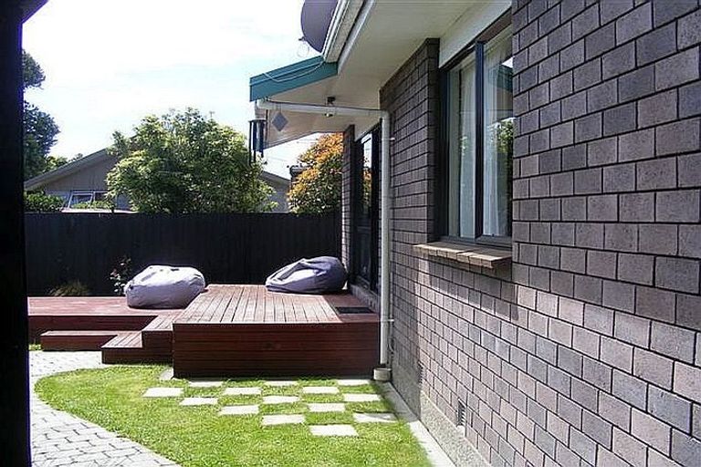 Photo of property in 2/17e Te Maru Place, Redwood, Christchurch, 8051