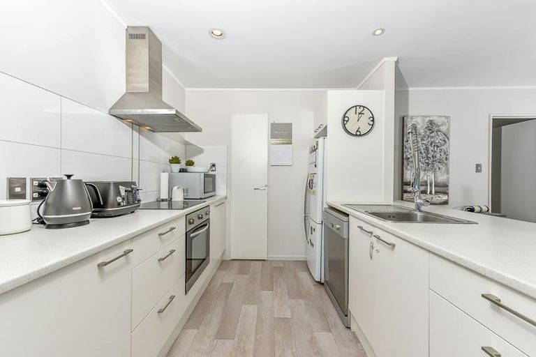 Photo of property in 4/26 Midgley Road, West Harbour, Auckland, 0618