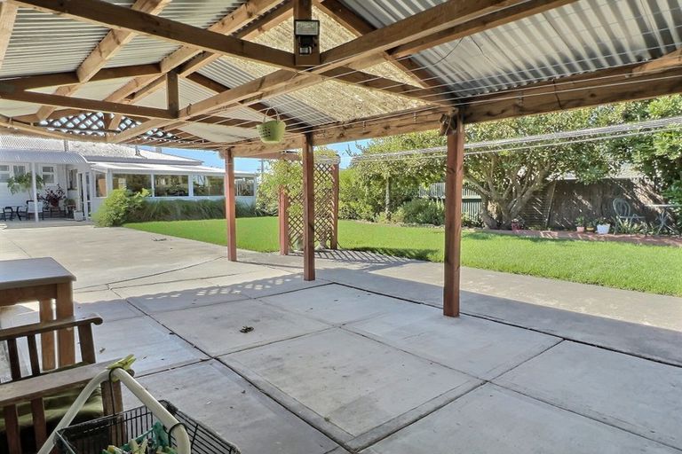 Photo of property in 82 Ferry Road, Clive, 4102