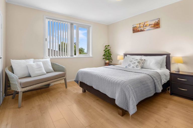 Photo of property in 236 Whitney Street, Blockhouse Bay, Auckland, 0600