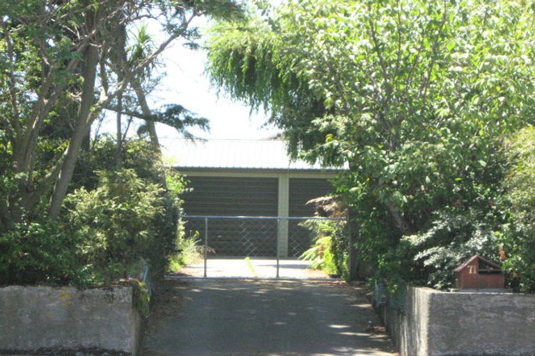 Photo of property in 71 Shortland Street, Wainoni, Christchurch, 8061