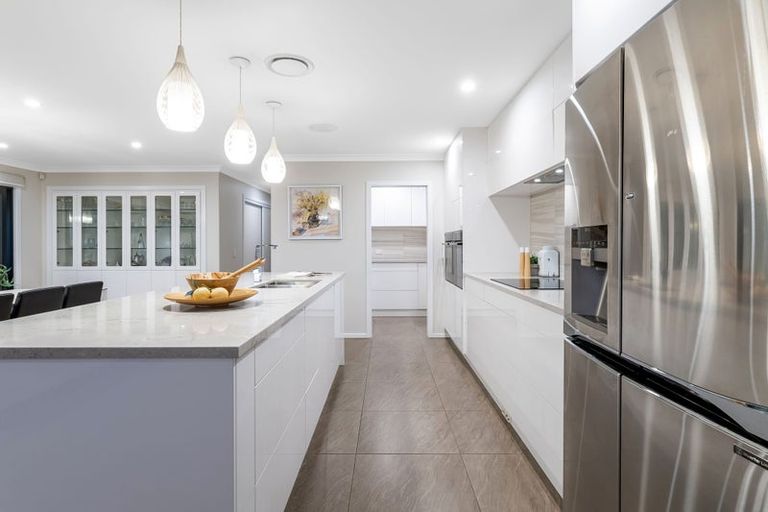 Photo of property in 14 Wangapeka Way, Aotea, Porirua, 5024