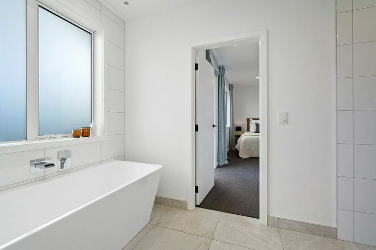 Photo of property in 12 Mike Smith Drive, Cambridge, 3434