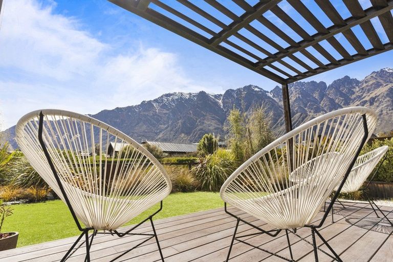 Photo of property in 6 Soudley Court, Jacks Point, Queenstown, 9371