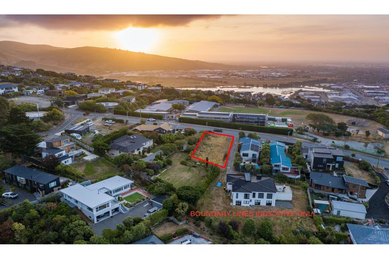 Photo of property in 73 Major Hornbrook Road, Mount Pleasant, Christchurch, 8081