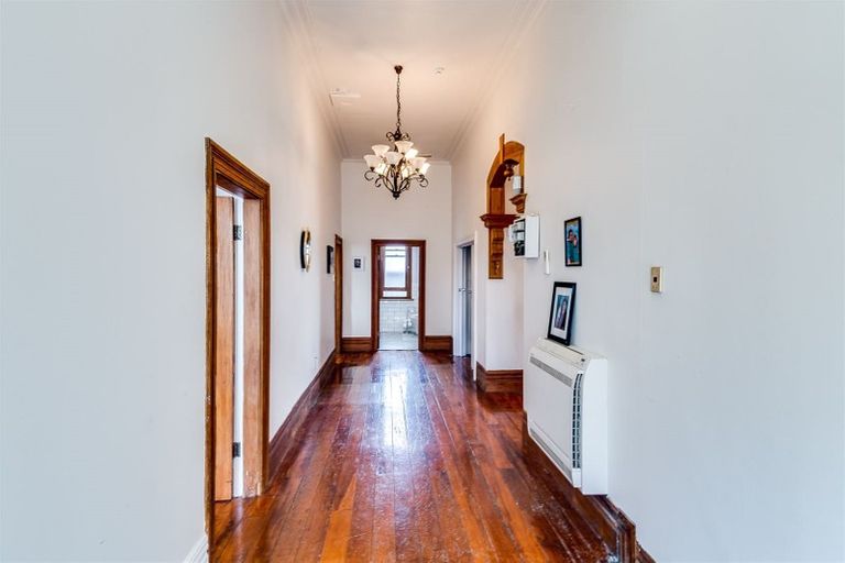 Photo of property in 200 Grove Road, Mayfair, Hastings, 4122