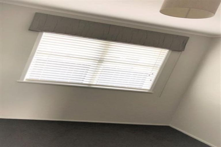 Photo of property in 30 Convair Crescent, Mangere, Auckland, 2022