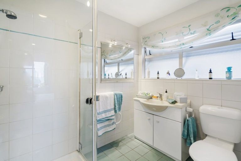 Photo of property in 17a Beach Road, Manly, Whangaparaoa, 0930