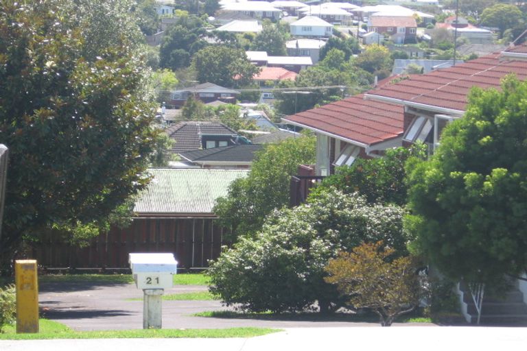 Photo of property in 1/21 Quebec Road, Milford, Auckland, 0620