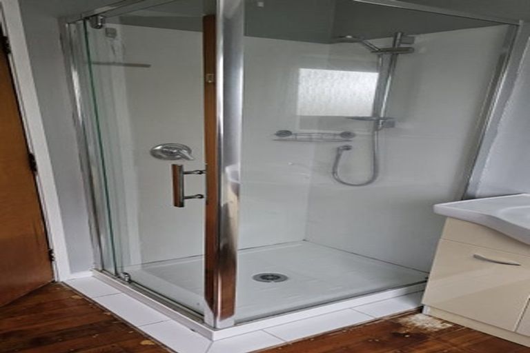 Photo of property in 5 Nan Place, Pakuranga Heights, Auckland, 2010