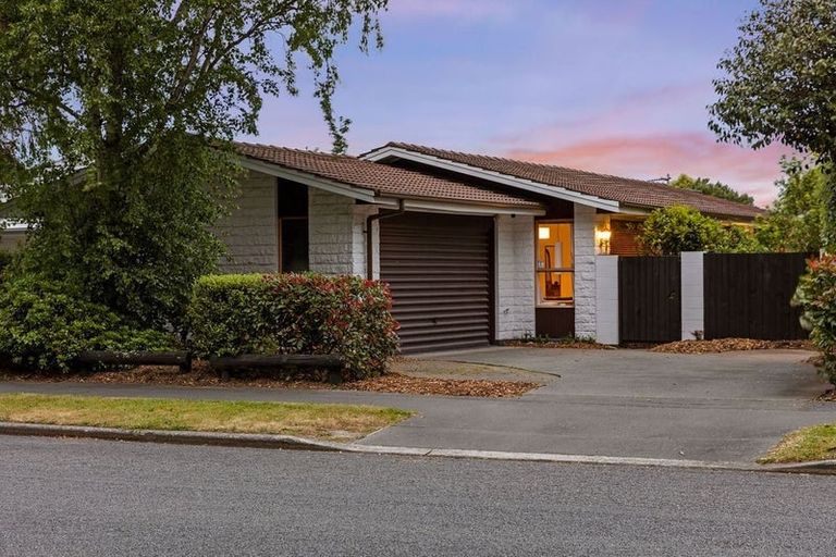Photo of property in 236 Keyes Road, New Brighton, Christchurch, 8083