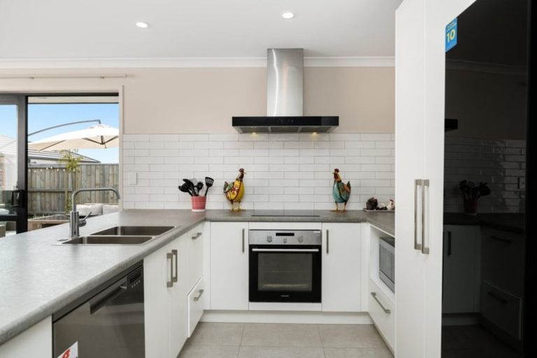 Photo of property in 4 Monaro Place, Papamoa, 3118