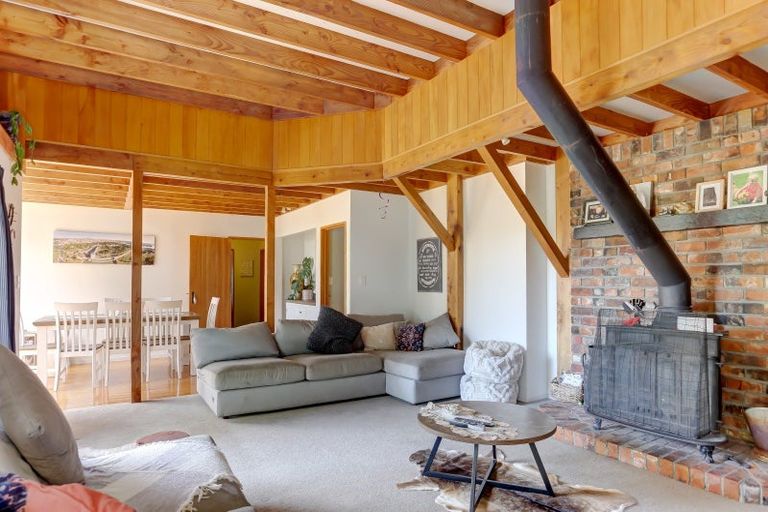 Photo of property in 235 No 2 Line, Okoia, Whanganui, 4572