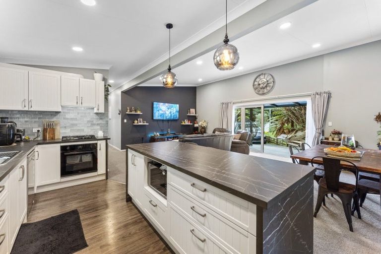 Photo of property in 17 John Street, Stokes Valley, Lower Hutt, 5019