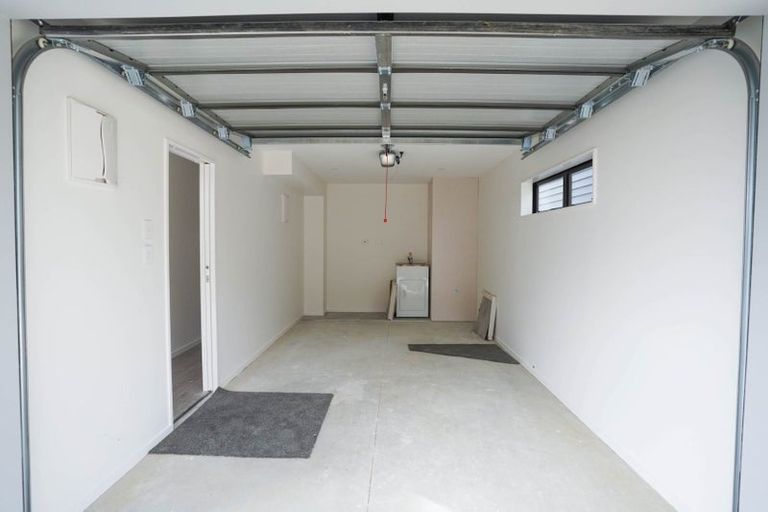 Photo of property in 6/19 Kingdale Road, Henderson, Auckland, 0610