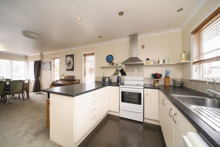 Photo of property in 8 Lambert Street, Marton, 4710