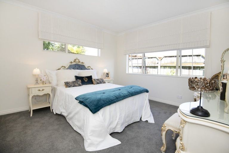 Photo of property in 14 Rutland Place, Taradale, Napier, 4112
